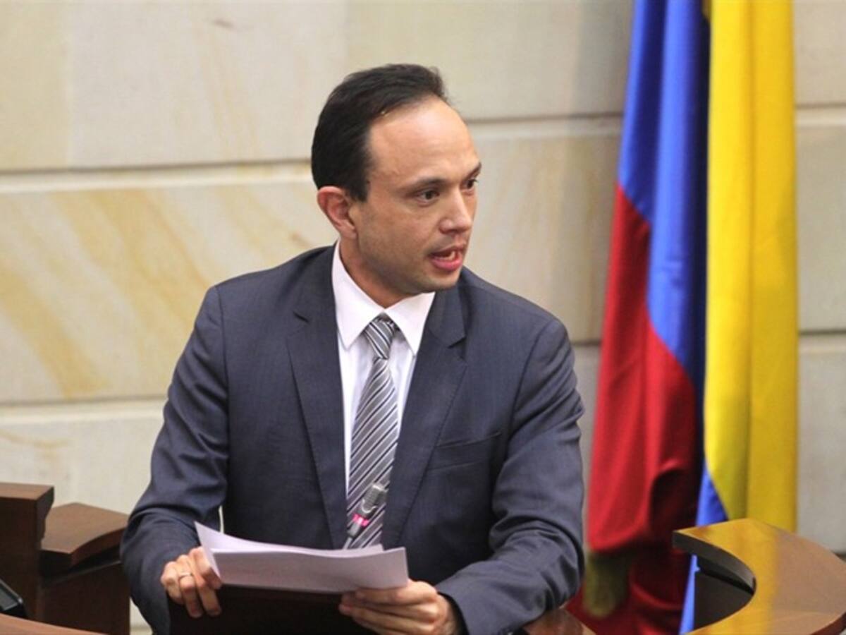No hubo tiempo de recusar al magistrado Carlos Bernal: Mininterior