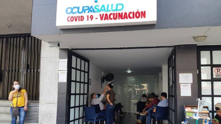 Municipios con aforo del 100% deben exigir carné de vacunación