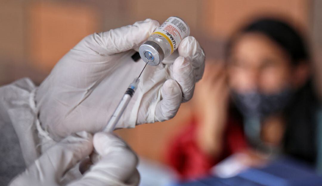 Minsalud anuncio que este martes 27 de abril llegaría a Colombia un millón de dosis de vacunas de Sinovac.