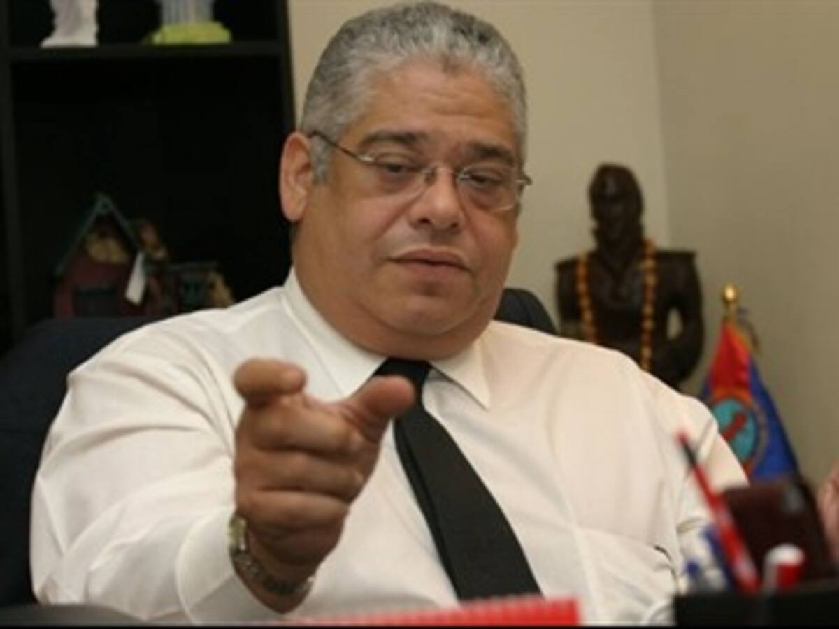 Diputado venezolano arremete contra Uribe y el embajador de EEUU en Colombia