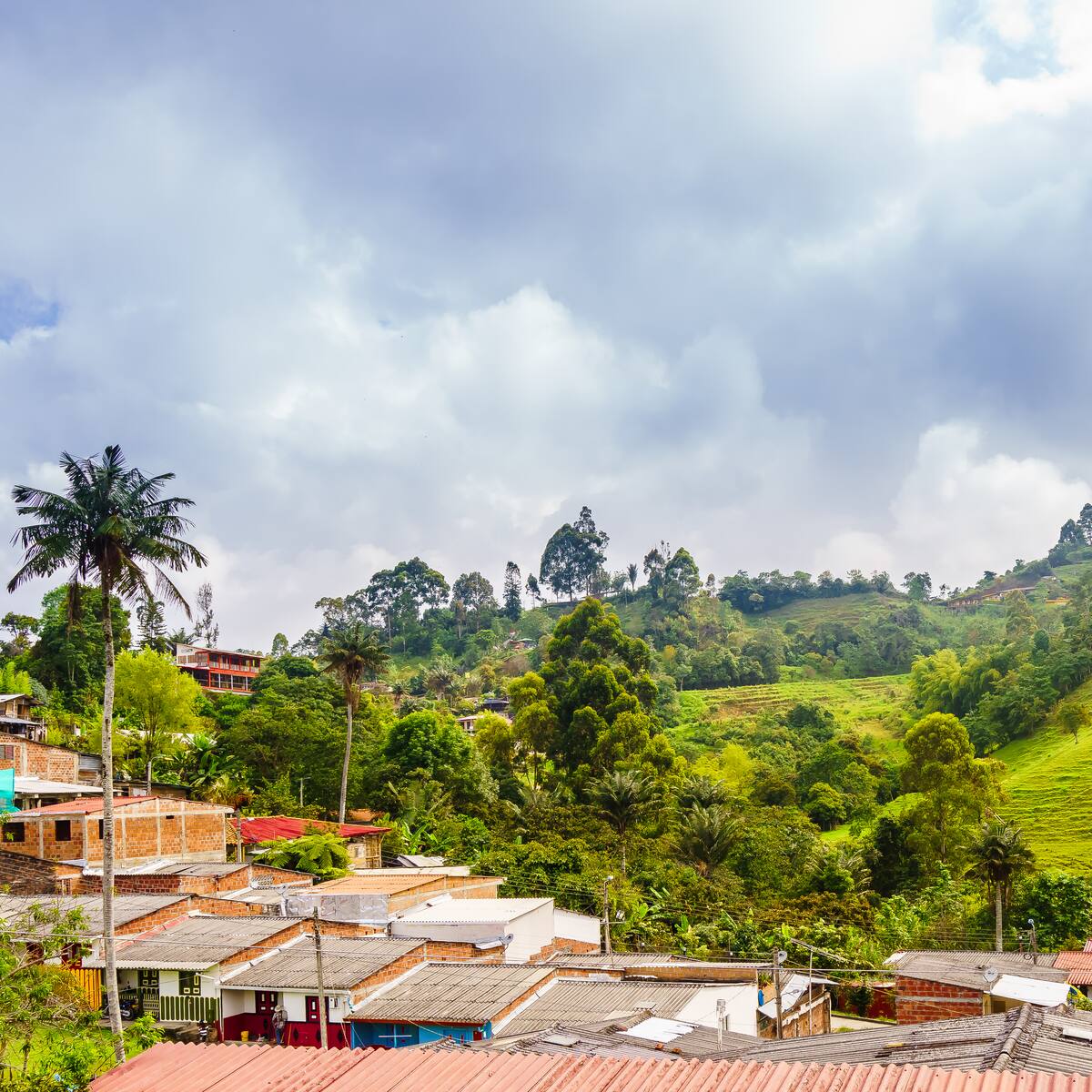 El primer pueblo de clima caliente que queda por la salida SUR de Bogotá: altura de 1.470 m.s.n.m.