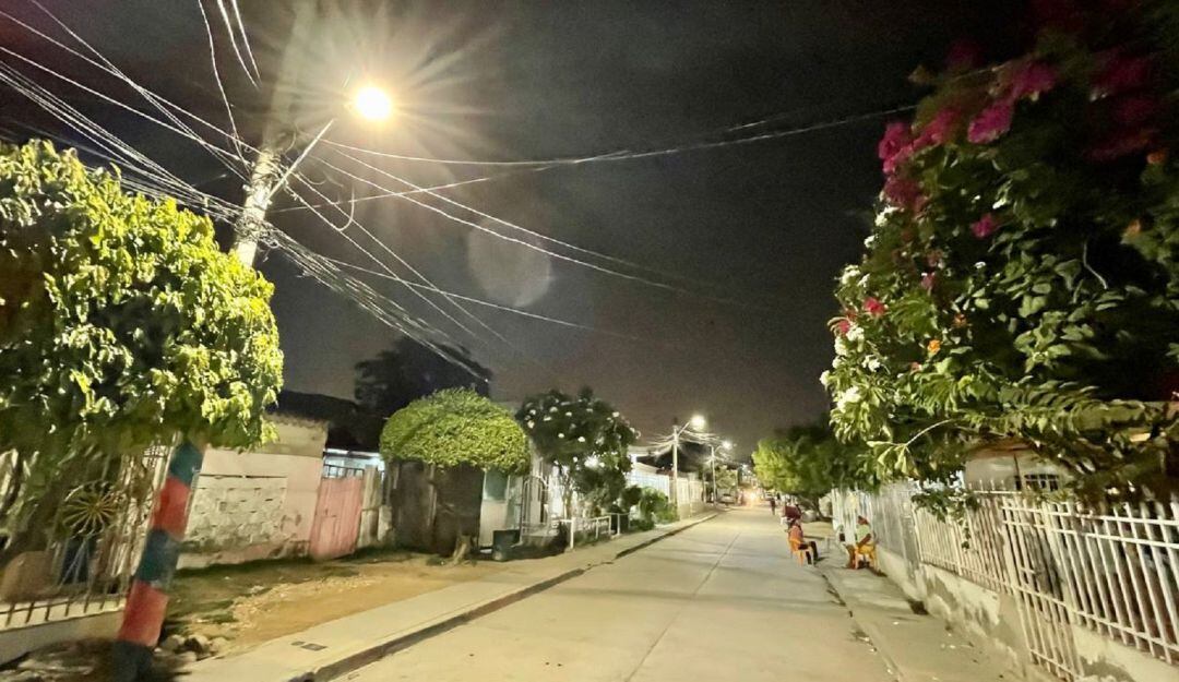 Primero se empezaron a encender las luminarias apagadas y luego se inició con la modernización a un sistema de tecnología LED