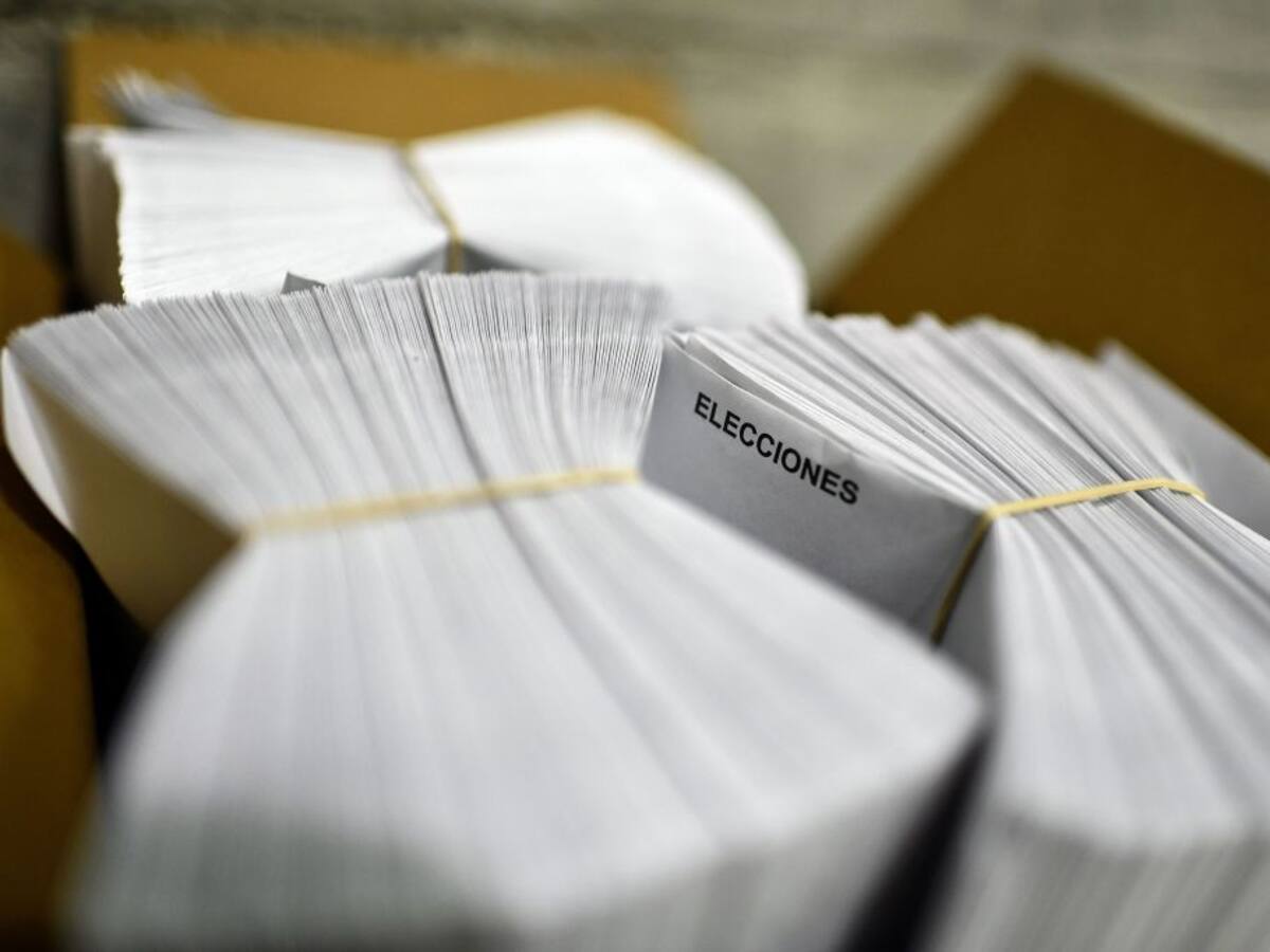 España rompe récord de votos por correo para elecciones generales