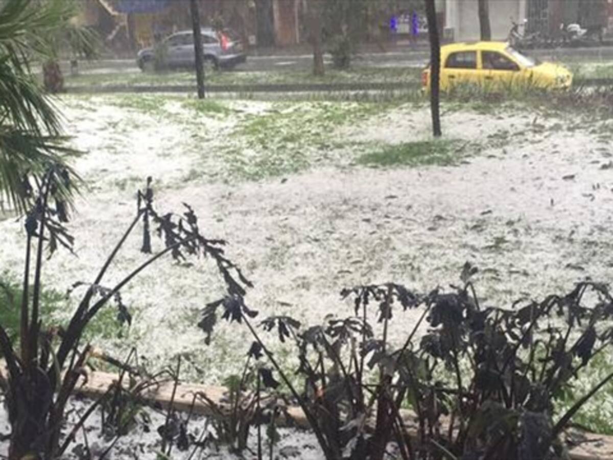 Fuerte granizada y tormenta eléctrica esta tarde en Medellín