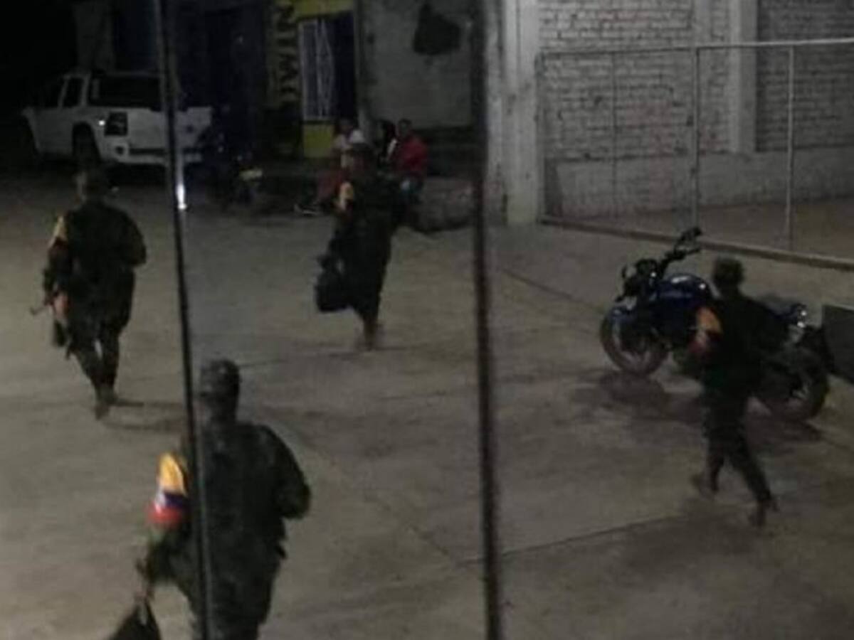 Hombres armados en zona rural de Argelia