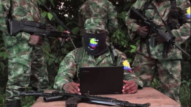 Aunque las autoridades aún confirman la veracidad del video, una comisión partirá desde el Valle del Cauca a la región. Foto: Video atribuido a presunto grupo armado ilegal