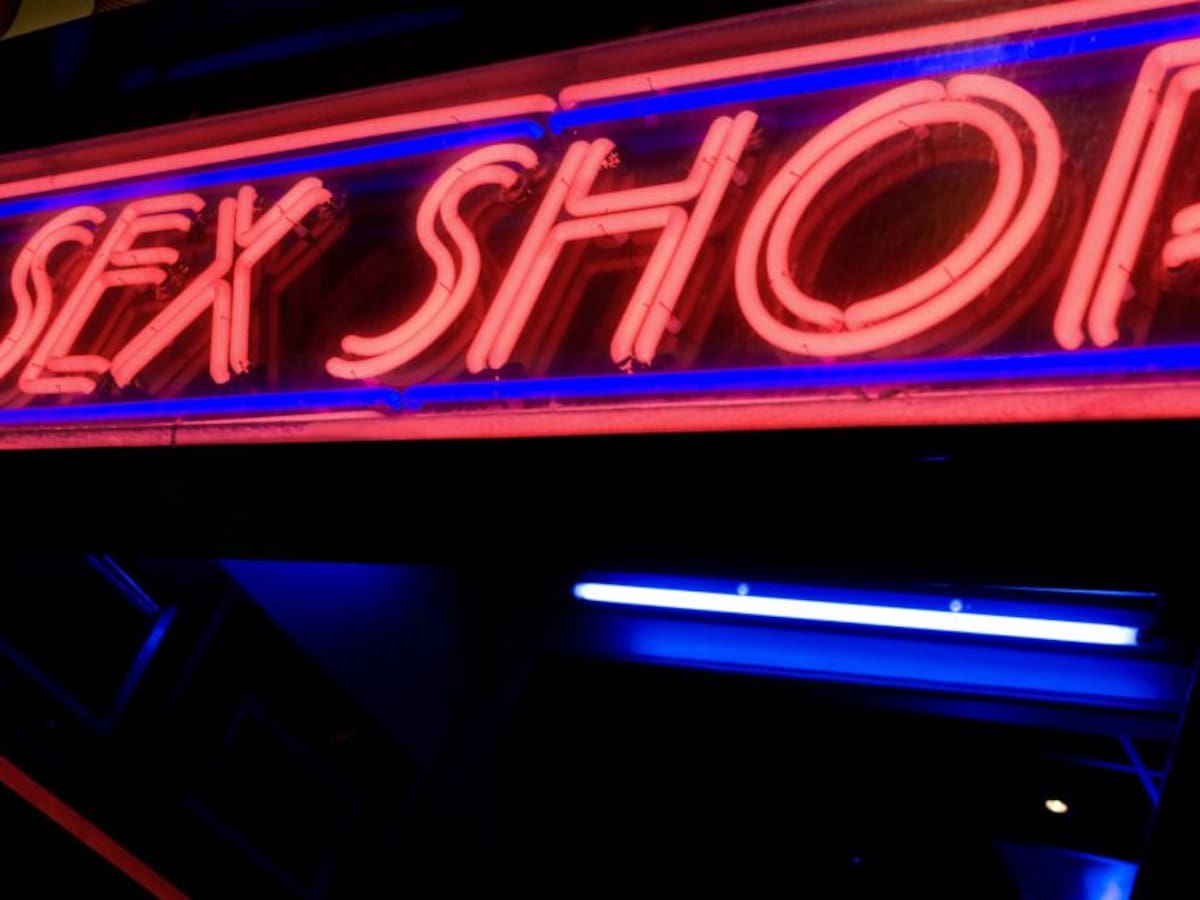 Vendedora de sex shop se defendió en robo con juguete sexual