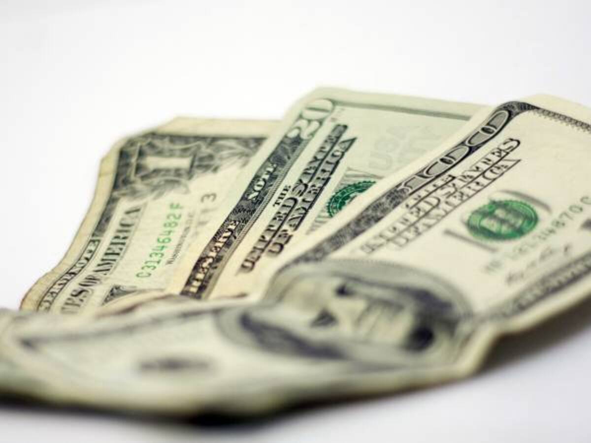 Dólar en Colombia cierra el 2015 por debajo de los 3.200