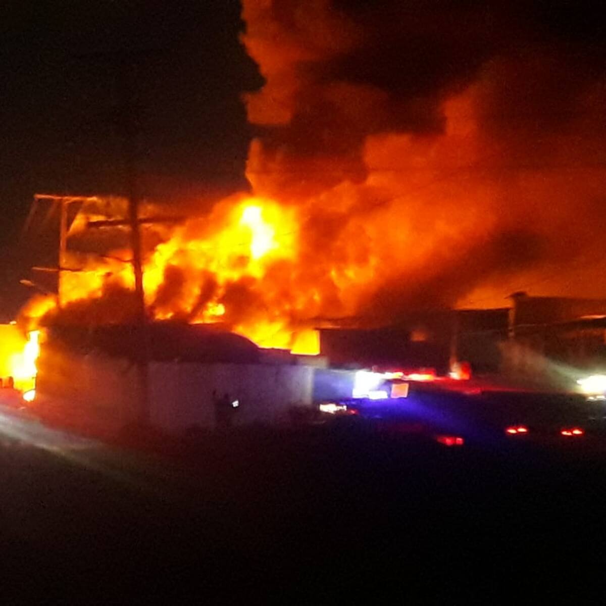 Fuerte incendio consumió una bodega de reciclaje ubicada en Mosquera, Cundinamarca