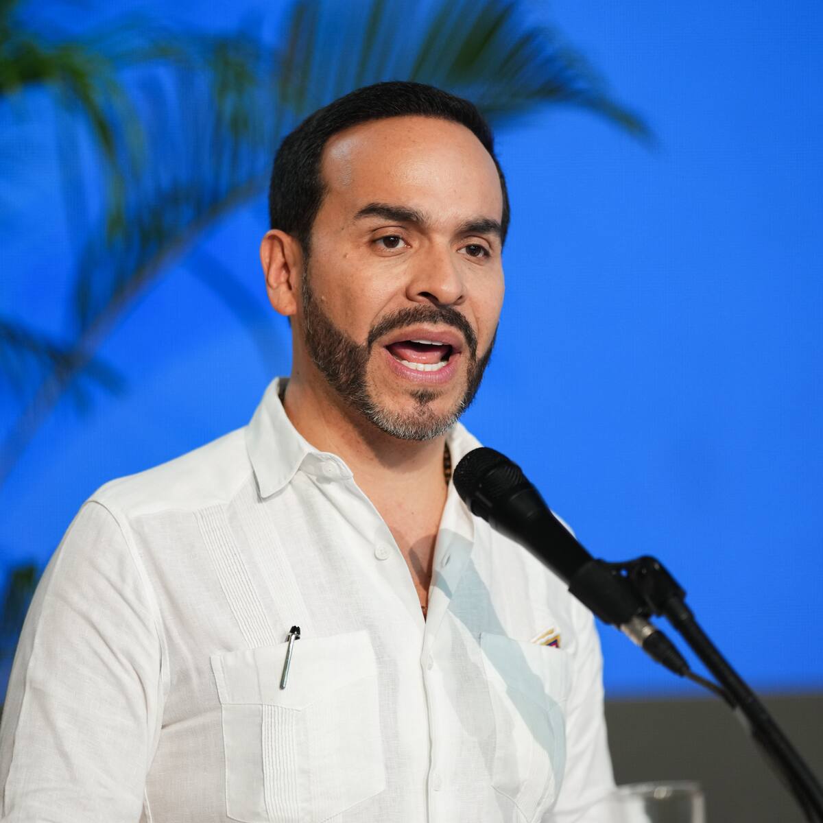 Las EPS que no sean viables deberán ser liquidadas: presidente Abelardo de la Espriella