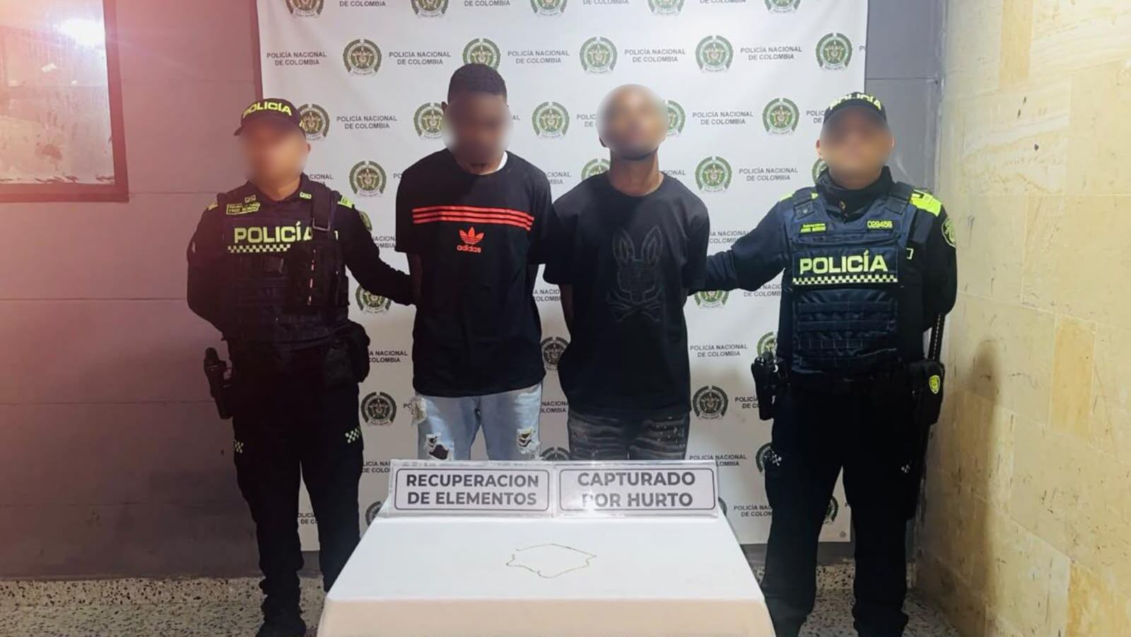 Dos presuntos delincuentes capturados y una cadena de oro recuperada en Cartagena