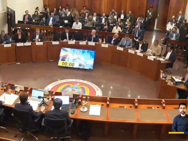 Gobernador en la Corte Constitucional. / Foto: Cortesía Gobernación.