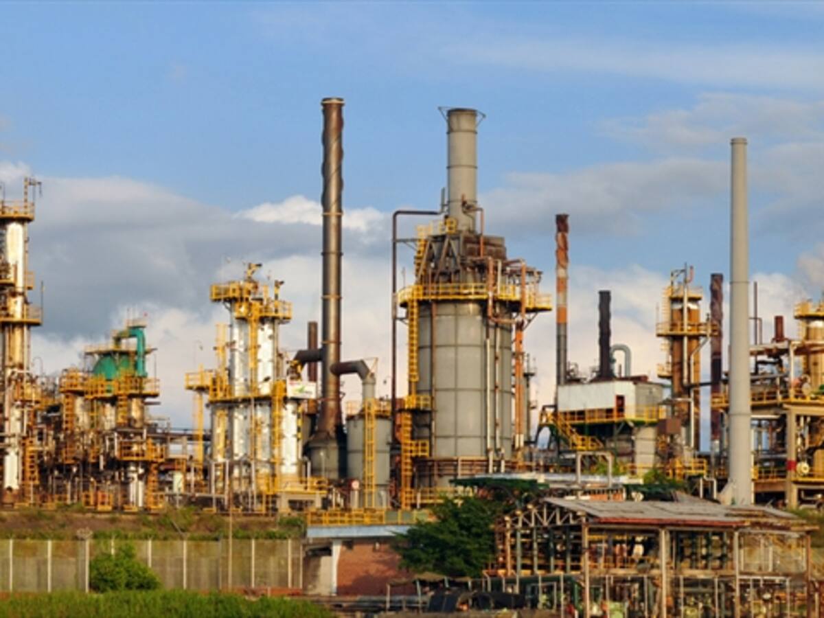 Caída del petróleo complicará finanzas de Colombia: senador Iván Duque
