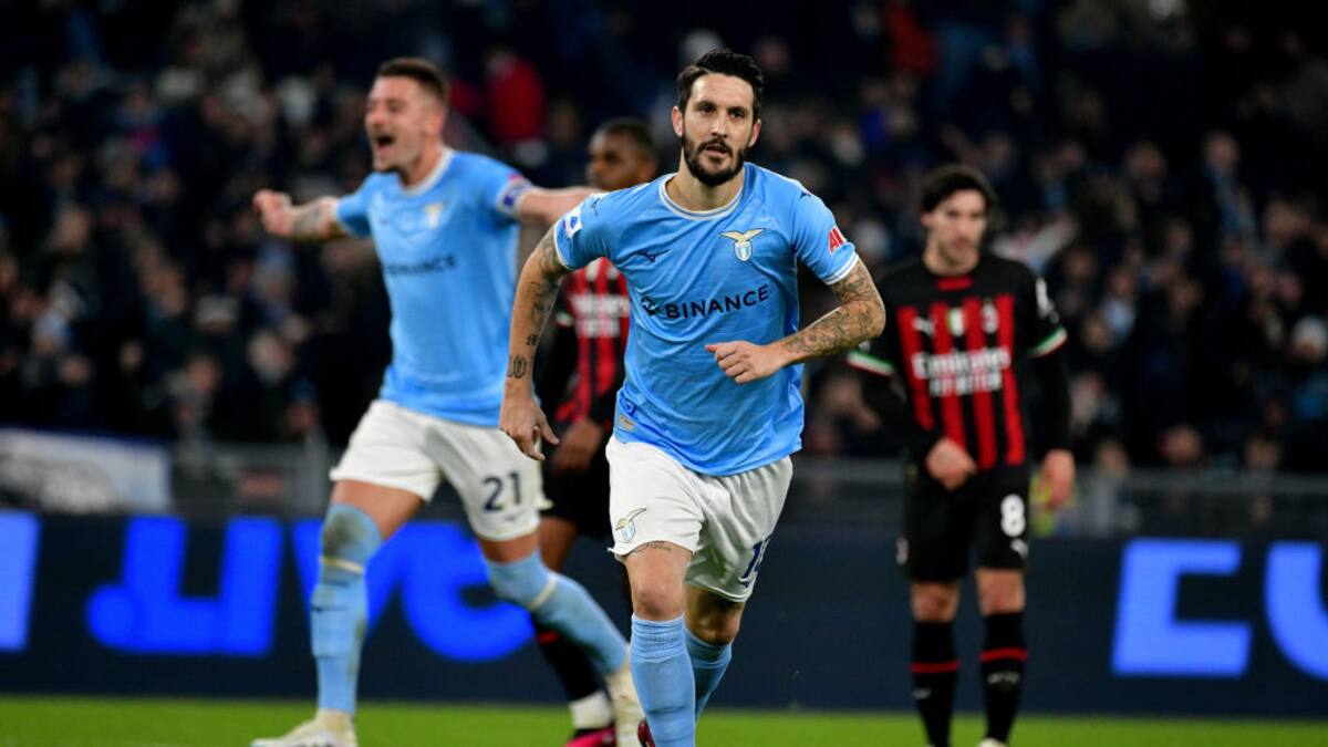 Milan cae goleado ante Lazio y deja escapar al líder Napoli
