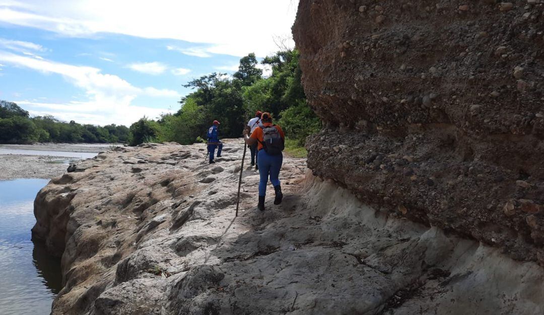 Busqueda de una menor en el rio Coello 