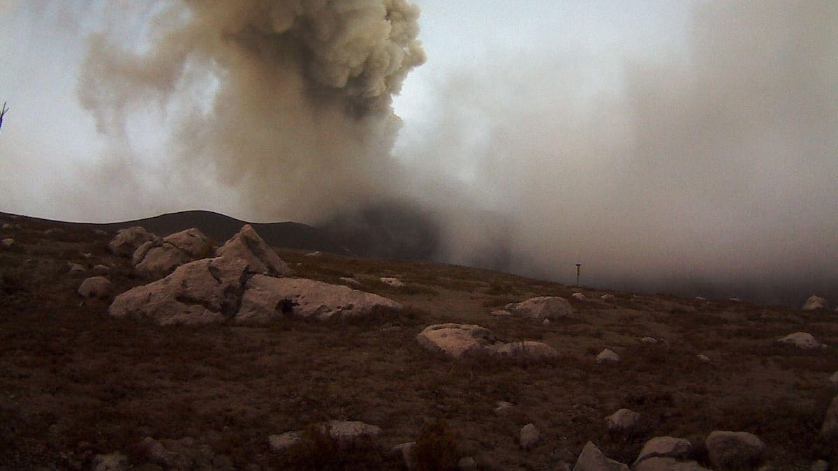 Volcán Puracé en Cauca emanó columna de ceniza superior a los 2 mil metros sobre el cráter