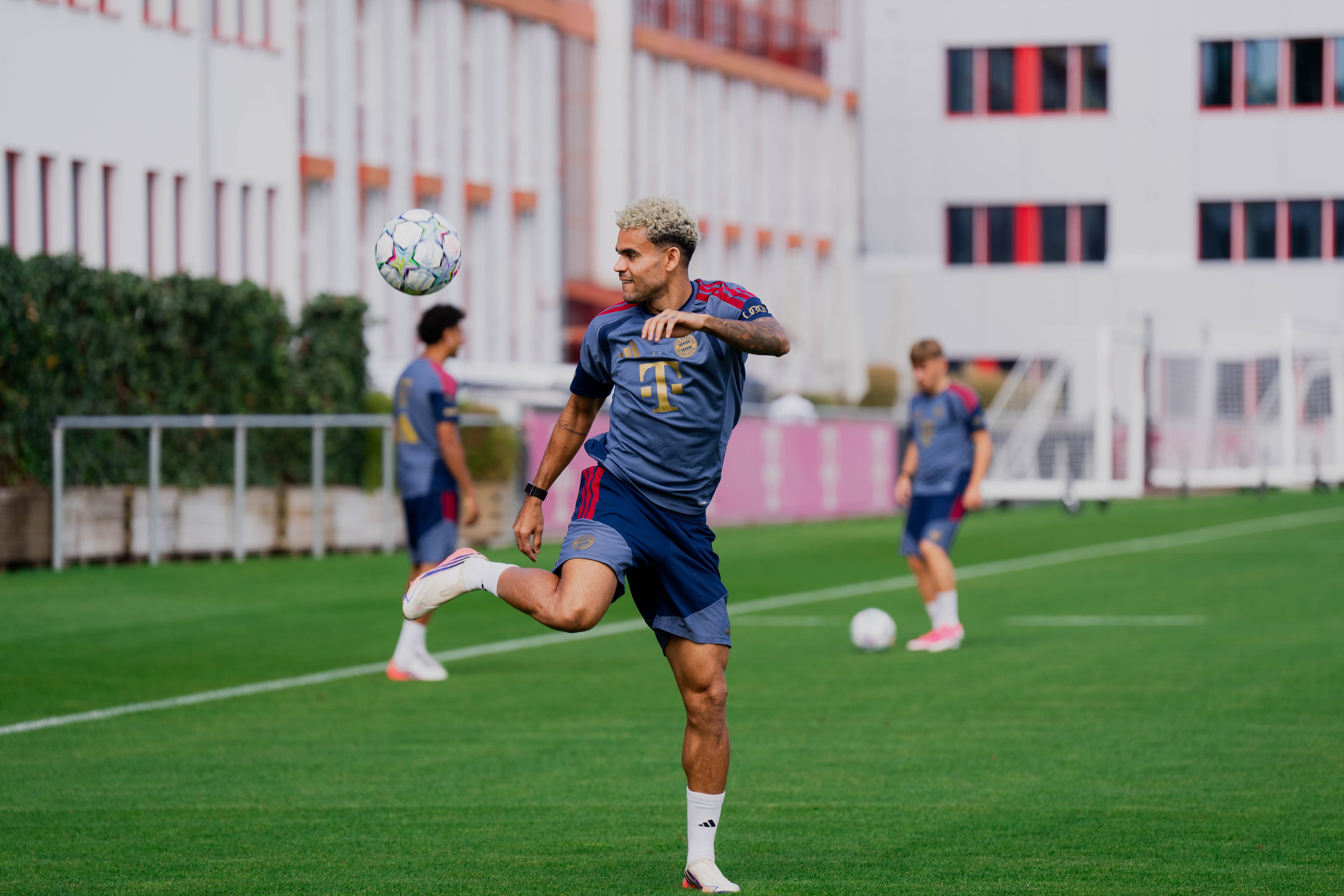 Luis Díaz se prepara para el debut en Liga de Campeones. (Photo by N. Hermann/FC Bayern via Getty Images)