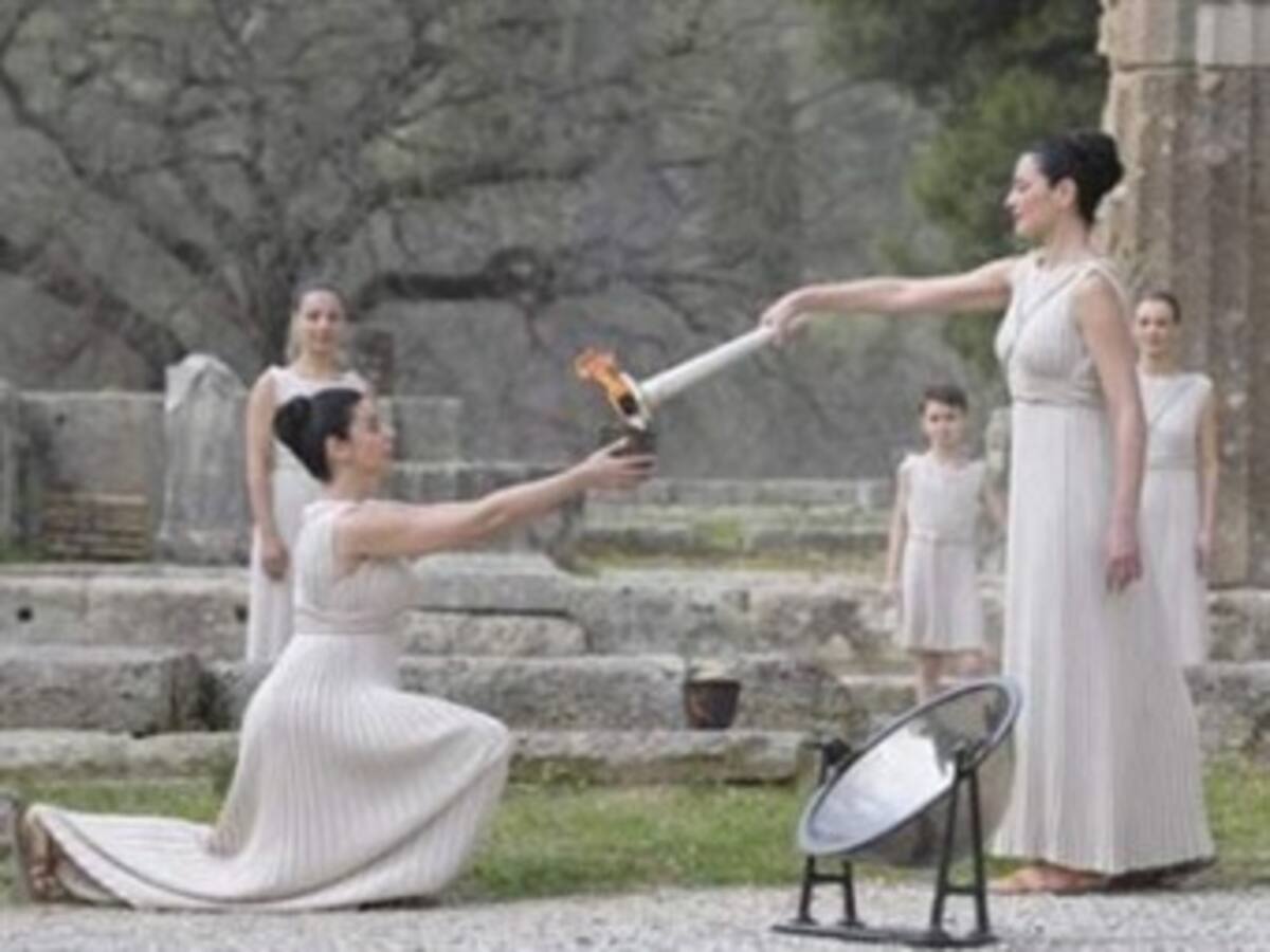 La llama de Londres 2012 fue encendida en Olimpia