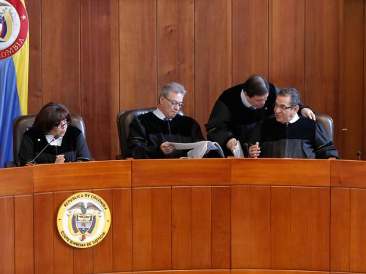 Los 23 magistrados de la Corte reiteran solicitud de renuncia a Gustavo Malo