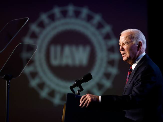 Washington (United States), 24/01/2024.- US President Joe Biden speaks at the United Auto Workers (UAW) conference in Washington, DC, USA, 24 January 2024. The United Auto Workers union endorsed Biden, delivering a long-sought boost to his 2024 reelection campaign ahead of an increasingly likely rematch with Donald Trump. EFE/EPA/Ting Shen/POOL