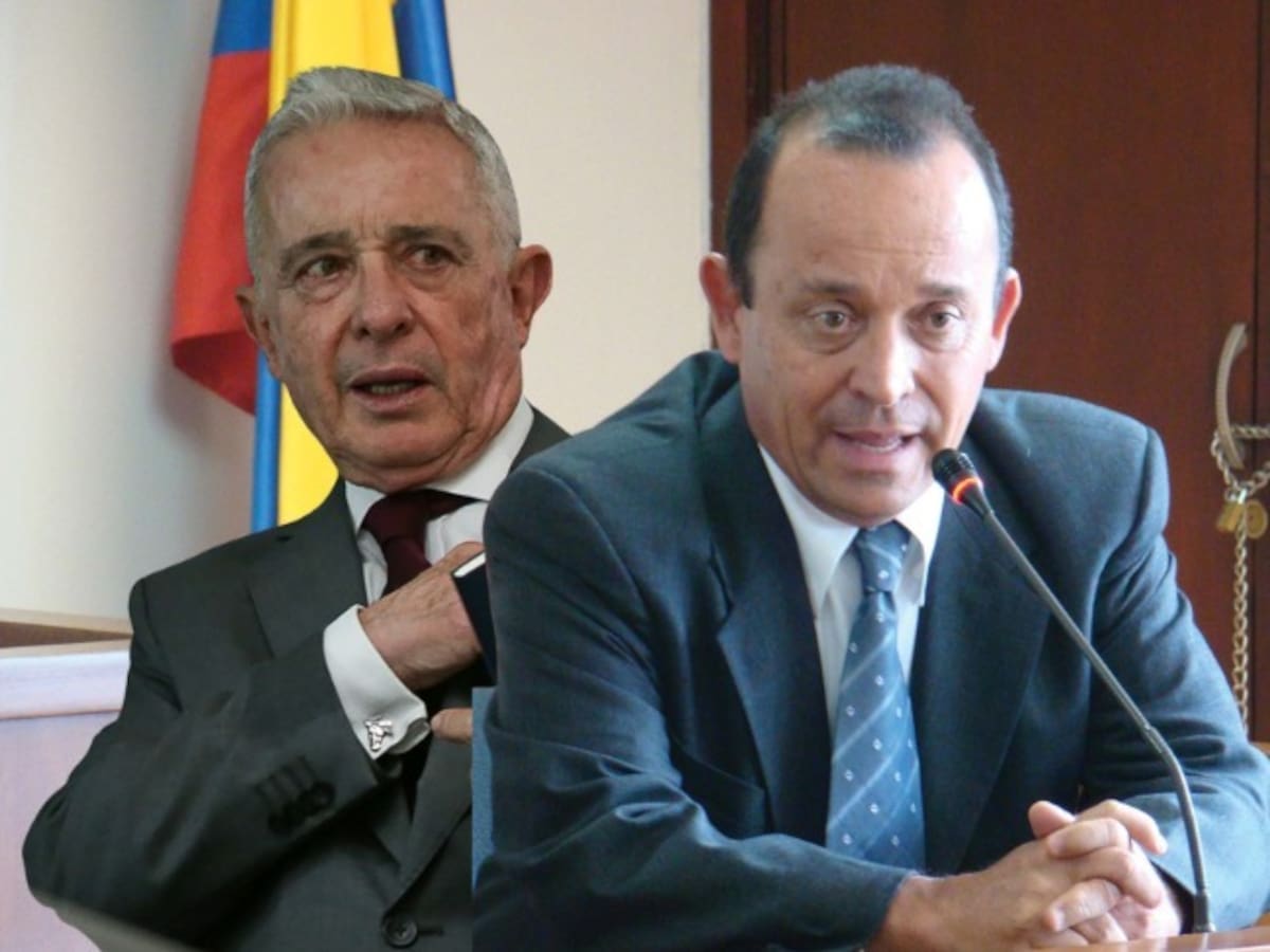 “Estoy abatido, mi hermano no es un hombre para financiar paramilitares”: Álvaro Uribe