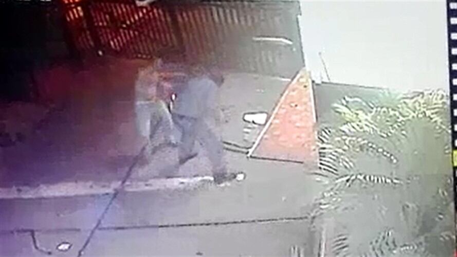 Policías agreden a vigilante en Bucaramanga por no dejarlos entrar a urbanización. Foto: