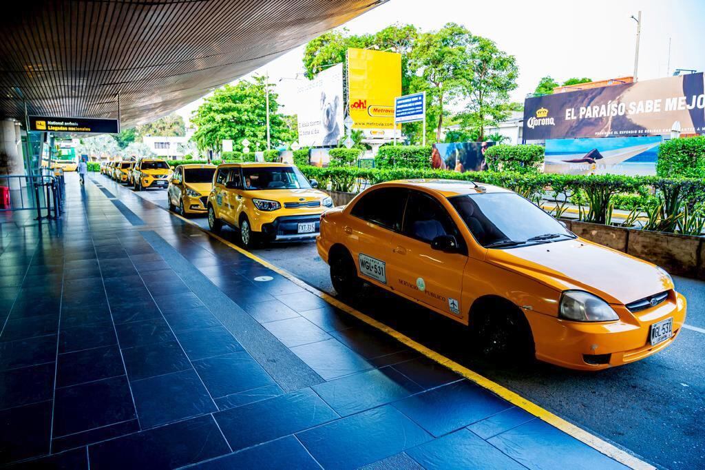 Recomendaciones para viajar por el aeropuerto de Cartagena con el paro de taxistas