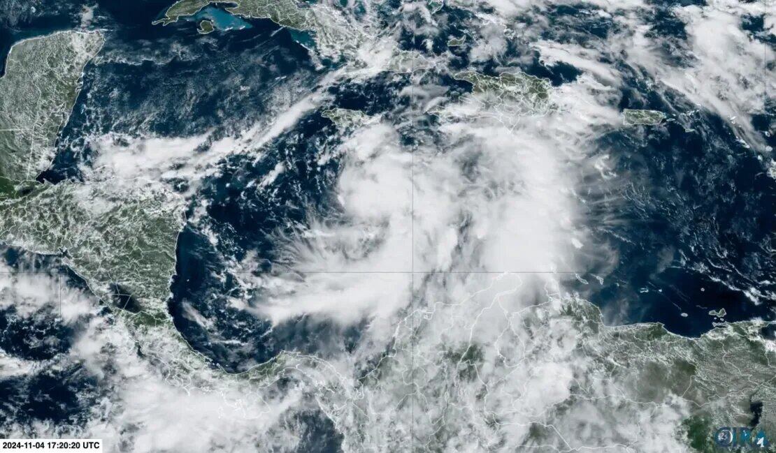 Imagen de referencia tormenta tropical Rafael/ CIRA/RAMMB.