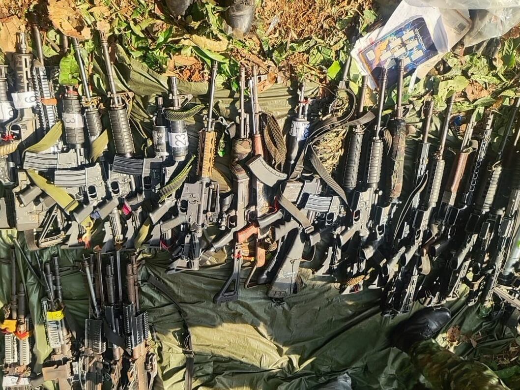 Arsenal incautado por el Ejército en medio de ofensiva a las disidencias de 'Mordisco'.