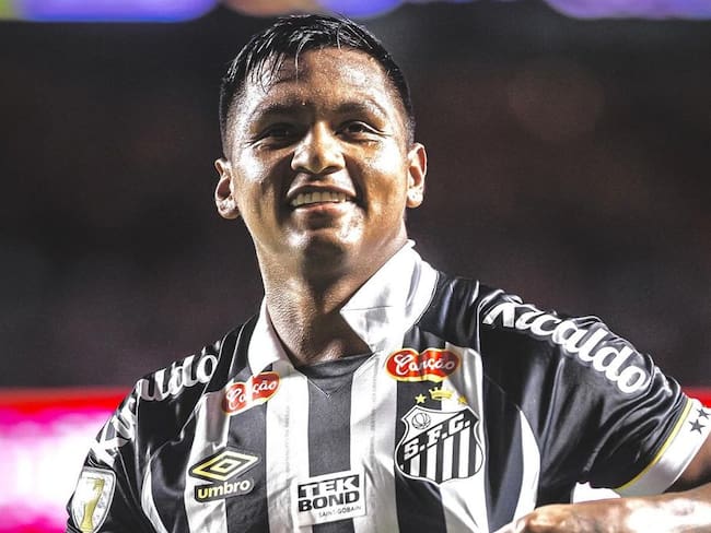 Alfredo Morelos celebra gol con Santos / @alfredomorelos30