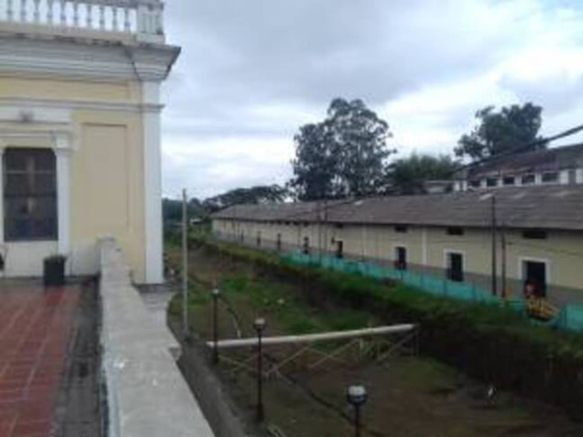 Alcaldía de Armenia debe tapar el hueco de la antigua estación, así lo autorizó el Invías