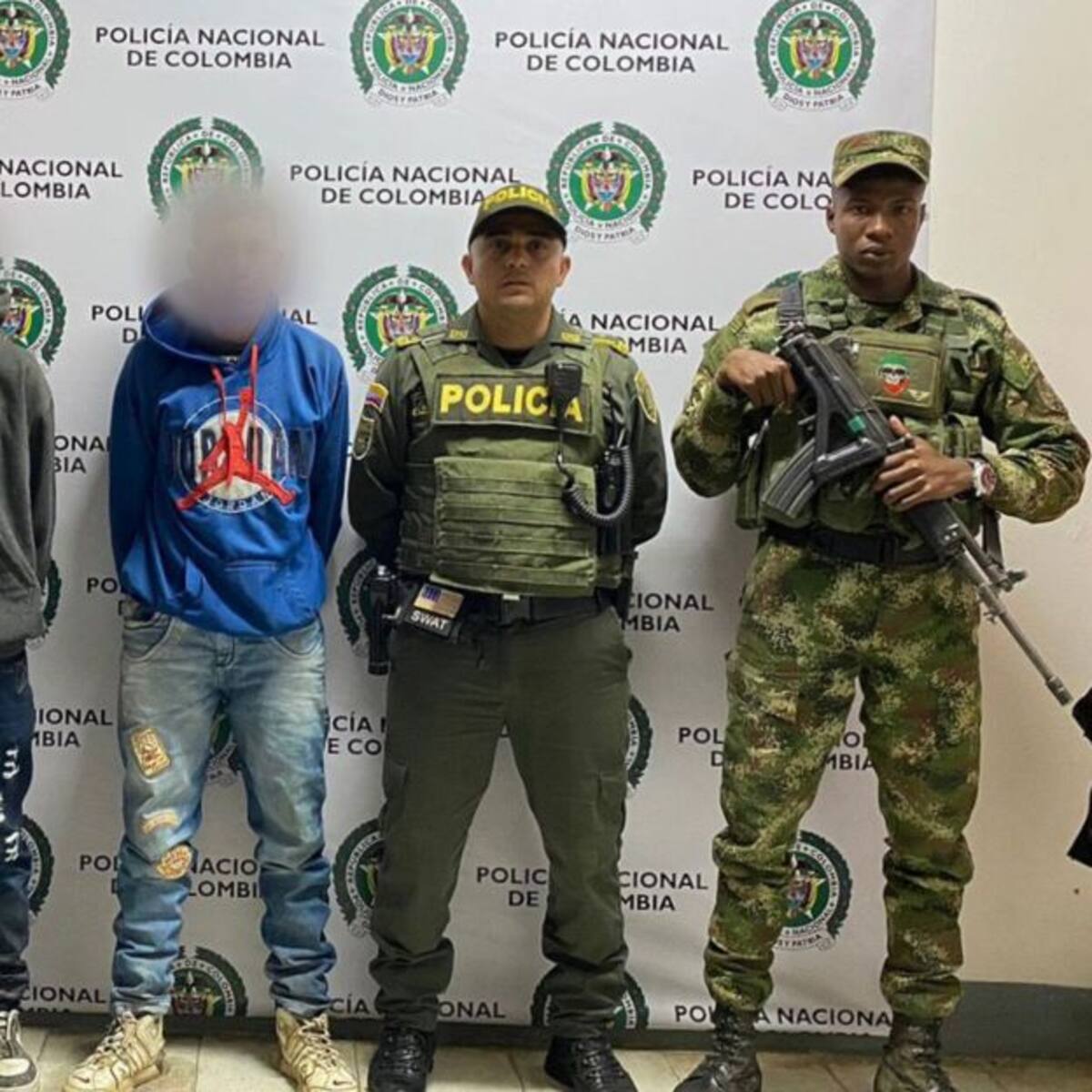 Más de 20 personas fueron víctimas de dos atracos masivos en Antioquia