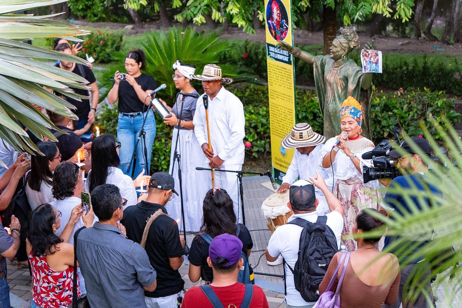 Homenaje a Totó La Momposina. // Alcaldía de Cartagena