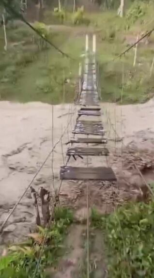 Puente hamaca en zona rural de La Esperanza. / Foto: Cortesía.