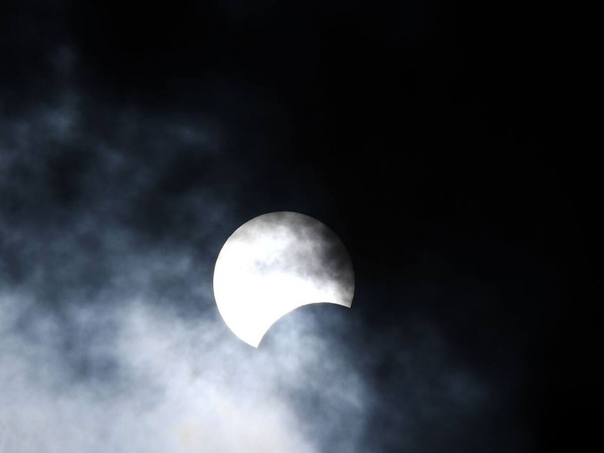 Tercer eclipse del año se producirá este domingo
