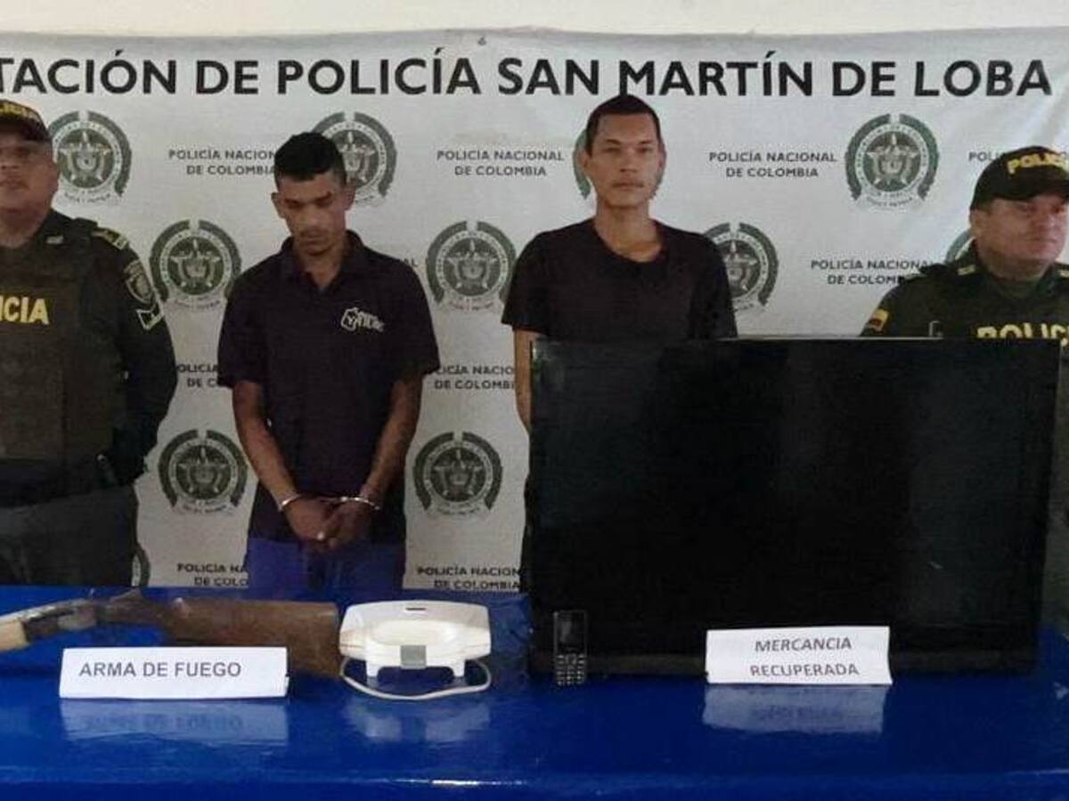 Con escopeta en mano delincuentes hurtan elementos en tienda de adulto mayor