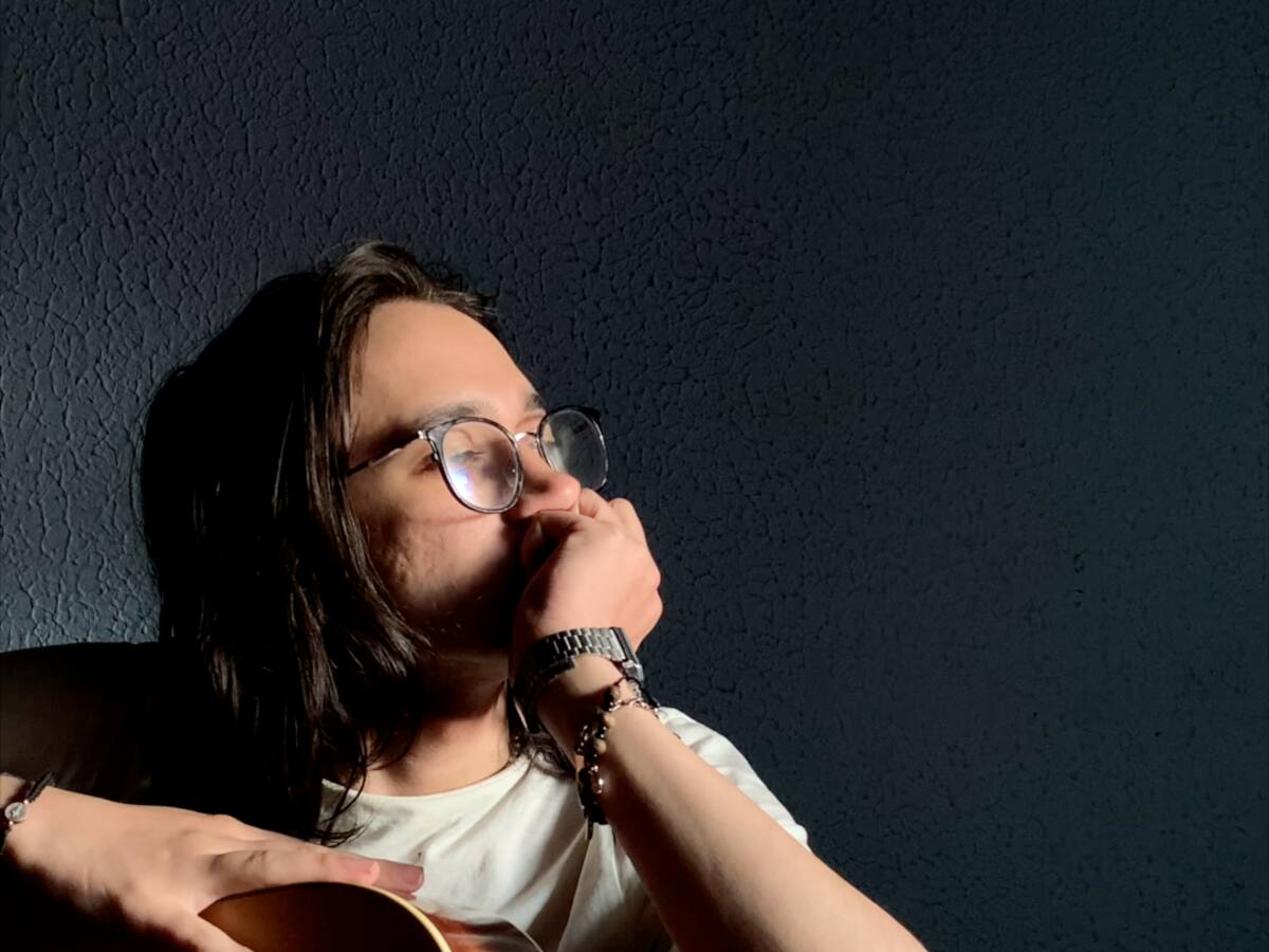 Guitarra en mano David Barrera estrena “Baúl de sueños”