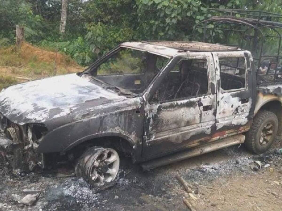Ya son tres los vehículos incinerados durante el paro armado en Cauca