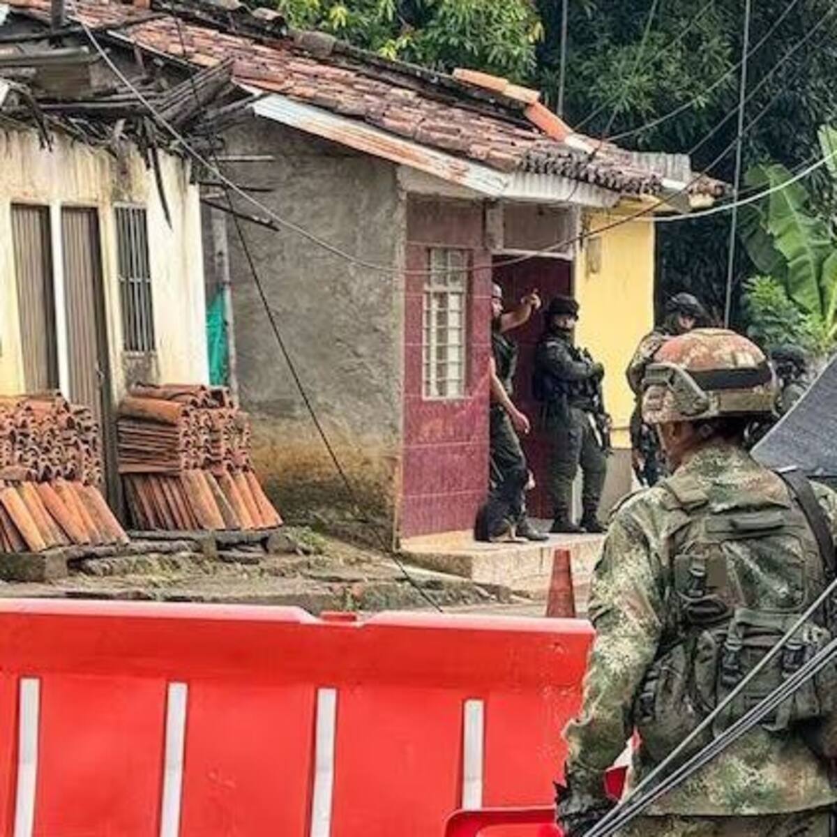 Cinco explosivos fueron lanzados desde drones contra subestación de Policía en Potrerito, Jamundí