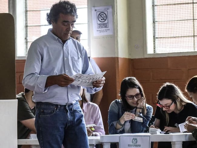 Sector del Partido Verde toma distancia de Sergio Fajardo de cara al 2022