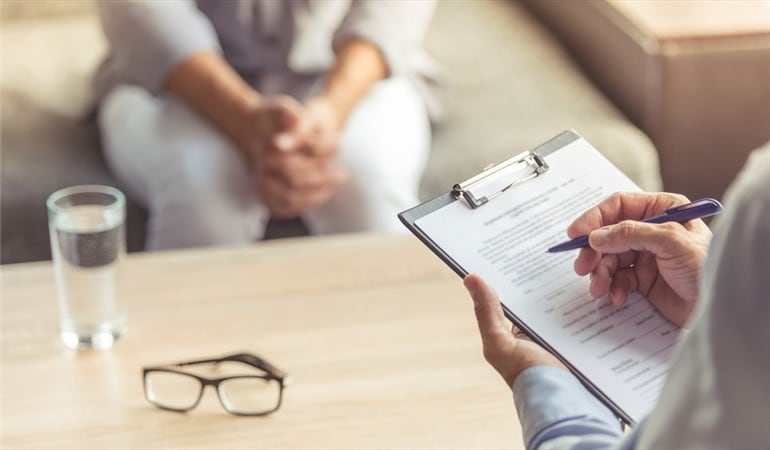 ¿Por qué los colombianos merecemos una sesión en el diván del psiquiatra?. Foto: Getty Images