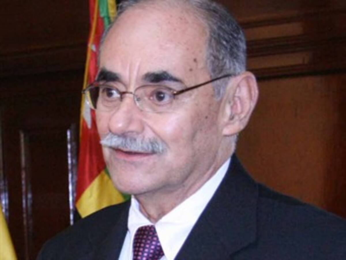Horacio Serpa suspende actividades políticas