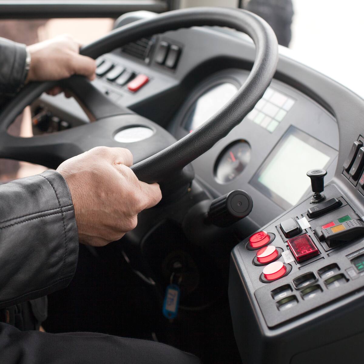 Fecha límite para aplicar a 572 ofertas de cajeros, conductores y más: ¿Piden experiencia?