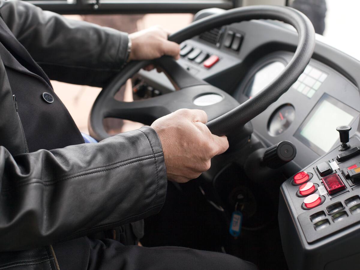 Fecha límite para aplicar a 572 ofertas de cajeros, conductores y más: ¿Piden experiencia?