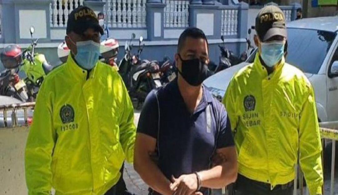 Víctor Altamar cuando era trasladado a la URI de la Fiscalía.