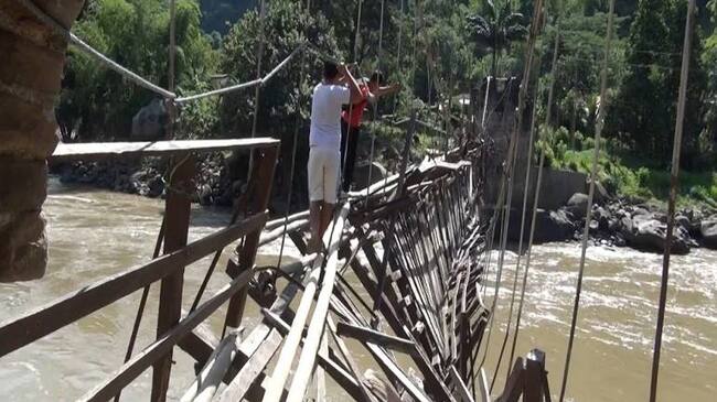 Puente El Pintado de Filadelfia, Caldas, sobre el río Cauca