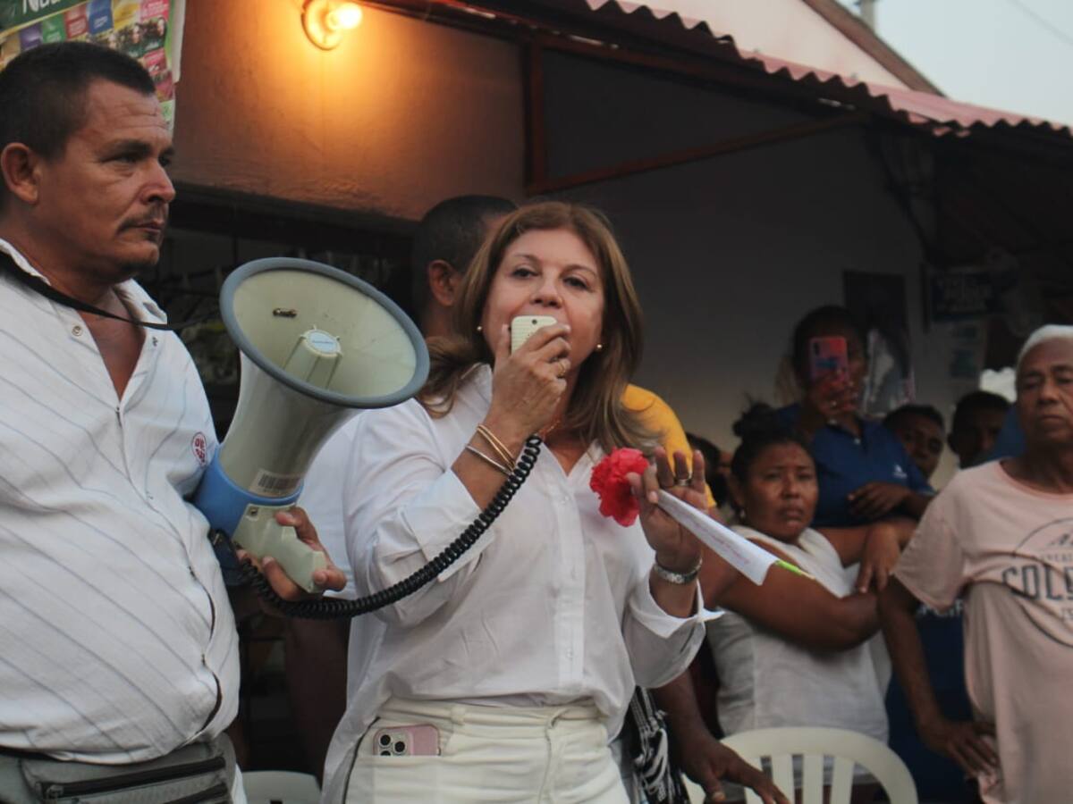 Alcaldesa de Turbaco se comprometió con agua para habitantes de Oro Blanco