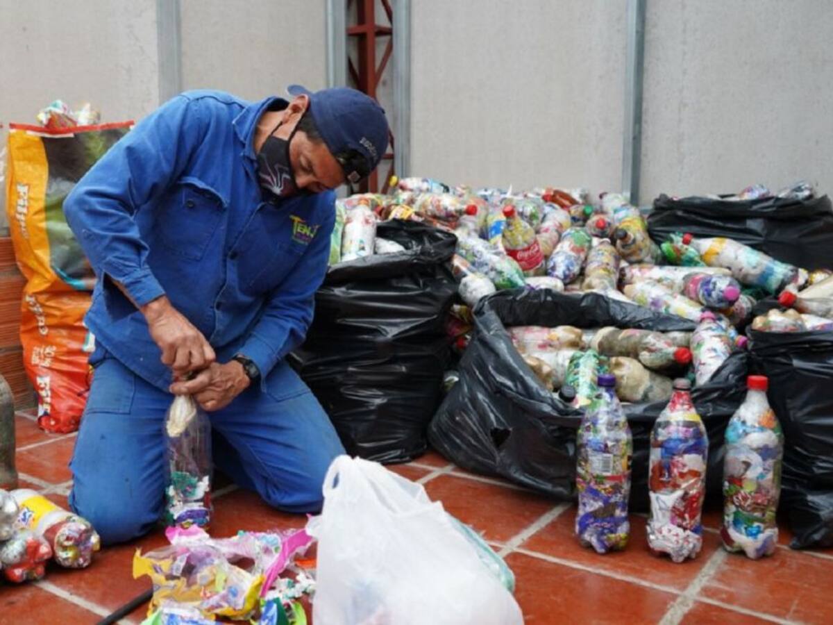 Deportista paralímpica apuesta por los ladrillos ecológicos en Tenjo