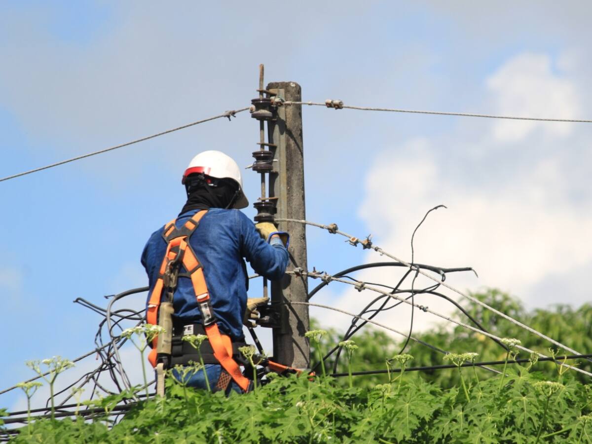 Colegios Públicos de Neiva sin energía por no pago de la Administración