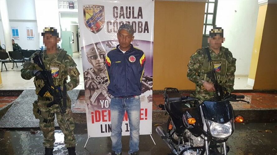 Ejército capturó a alias El Tuerto, integrante del Clan del Golfo. Foto: Cortesía